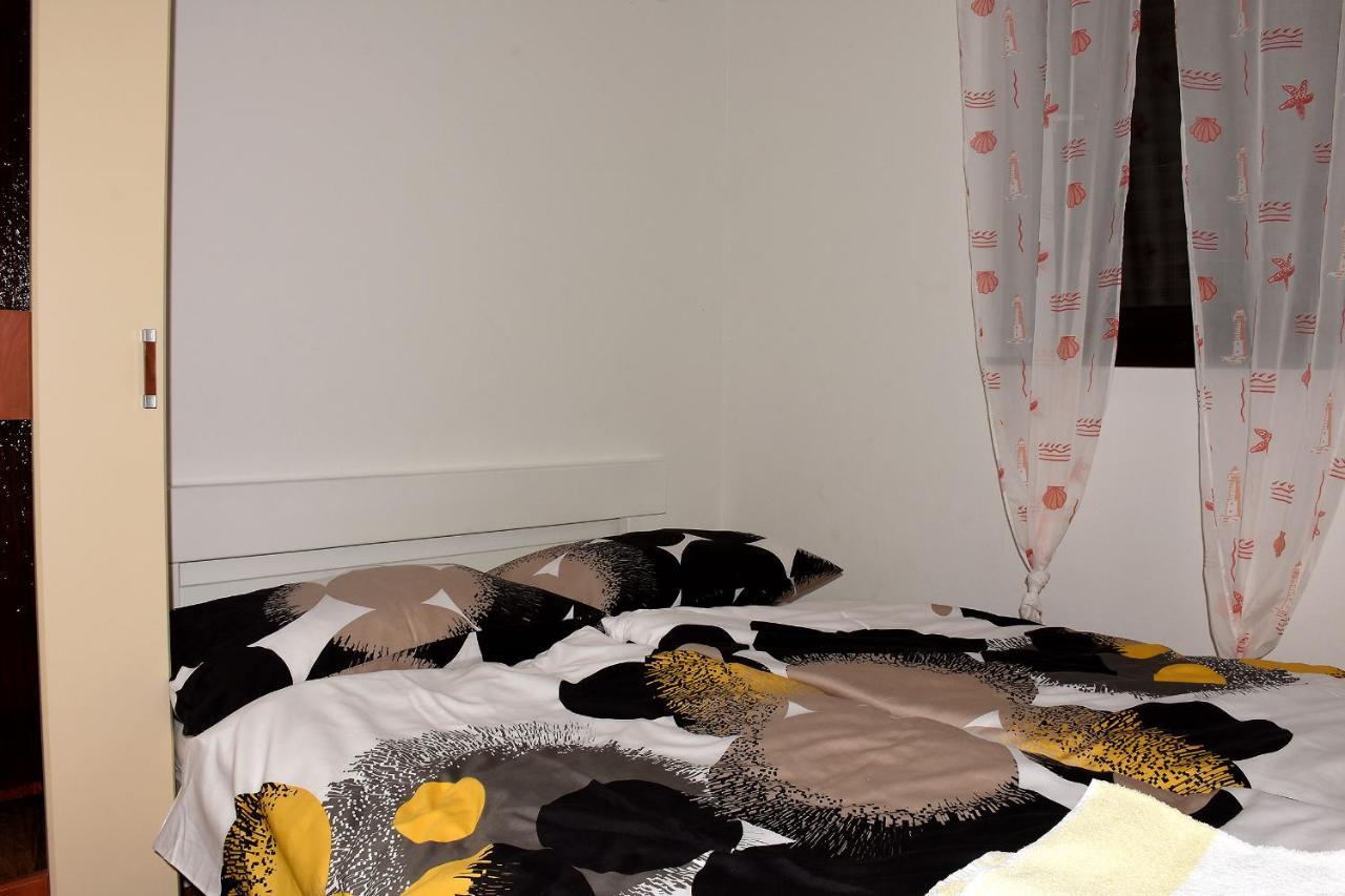 Cosy Studio With A Terrace And A Sea View ラヴニ エクステリア 写真
