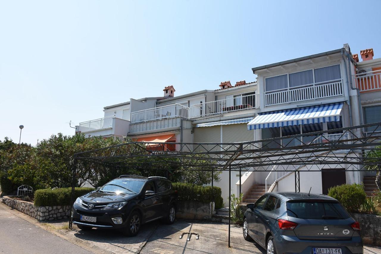 Cosy Studio With A Terrace And A Sea View ラヴニ エクステリア 写真